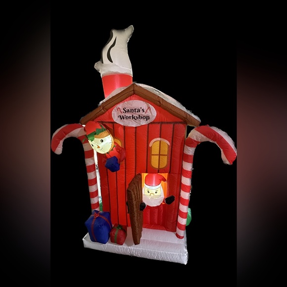 CUTEST SANTA’S WORKSHOP Animated Santa's Workshop Inflatable Christmas Shop HTF - Picture 6 of 15